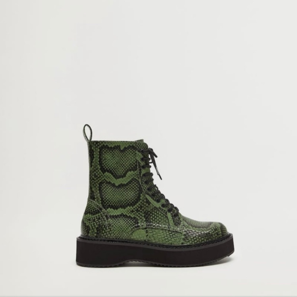 Lace-up track sole boots